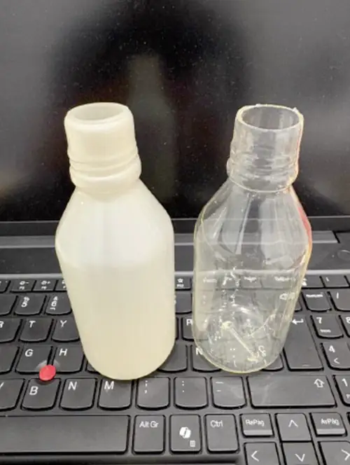 Prototipos de botellas opacas y transparentes